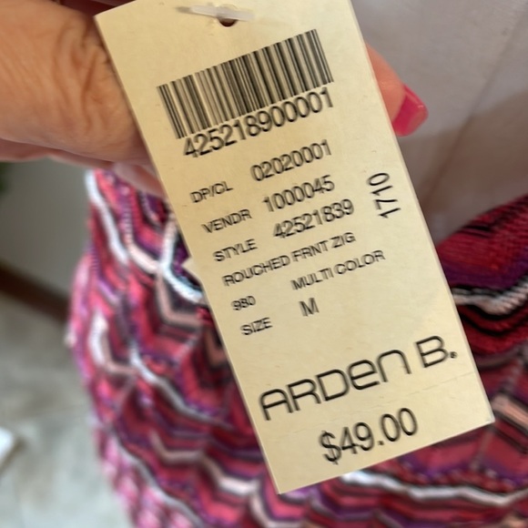 ARDEN B. NEW ROUCHED FRONT Crochet top ZIG zag rayon deep V drape back Med - Picture 7 of 11